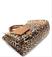 Load image into Gallery viewer, Leopard Bag Medium 2 pc
