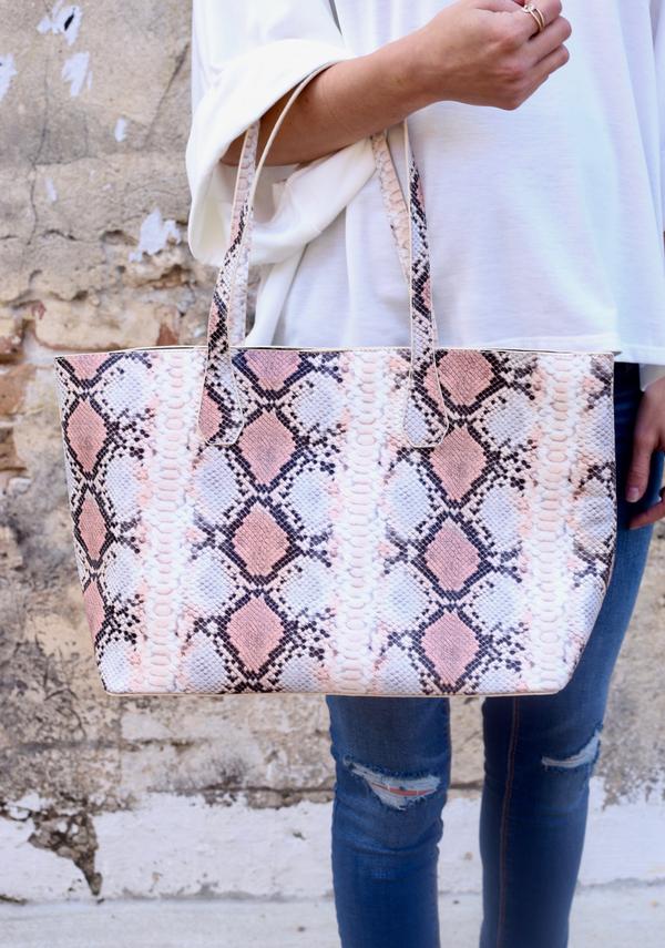 Cassie Shoulder Tote Bag Snake Peach