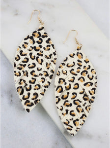 Animal Feather Earring Ivory