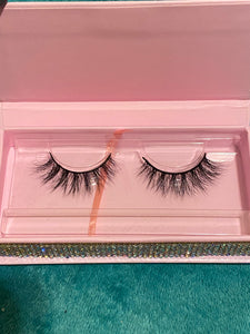 Lashes Nina's Boutique3