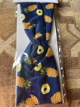 Load image into Gallery viewer, Pineapple Print Headwrap
