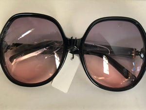 OVERSIZED BUTTERFLY SUNGLASSES