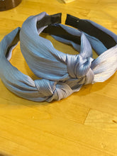 Load image into Gallery viewer, Solid center Knotted Fashion Headband
